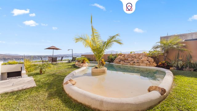 Family House, Pool & Lake view, 4 Bedrooms