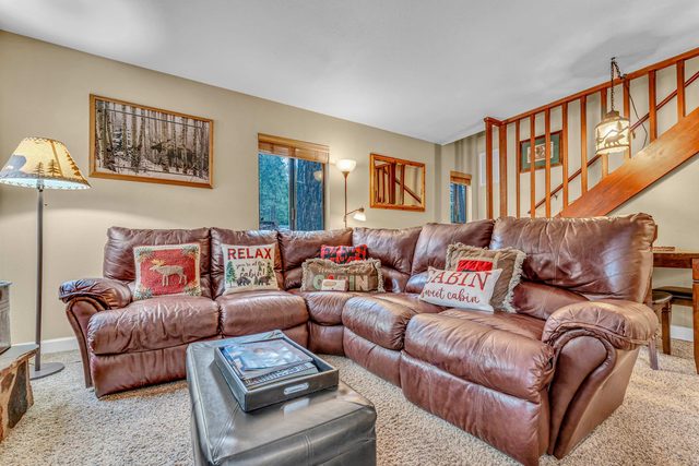 Downtown Kings Beach Cabin–Near Lake & Ski