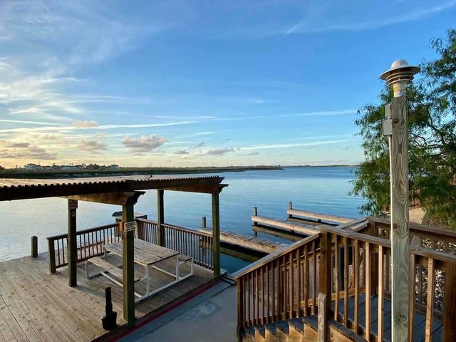 Padre Getaway- Fishing Dock & Pool~2 Min to Beach — Corpus Christi, TX