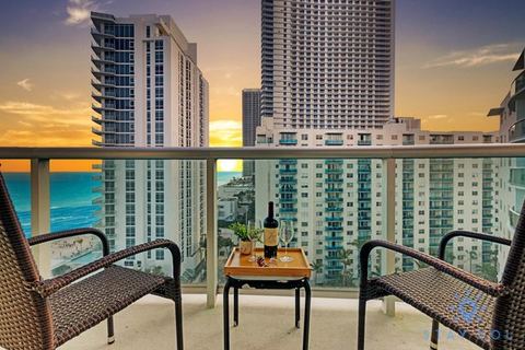 Stylish Ocean Apartment with Pool