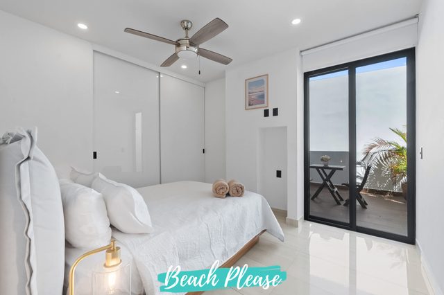 Avelar: 1BR Near Beach w/ Rooftop Pool & Fast WiFi