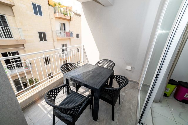 Family Comfort 3BR Apartment – by HostMT