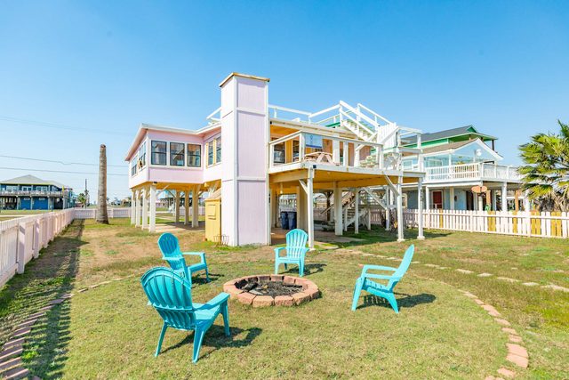 Tip'Sea Flamingo - Enclosed Yard, Beachgoer Ready! — Surfside Beach, TX