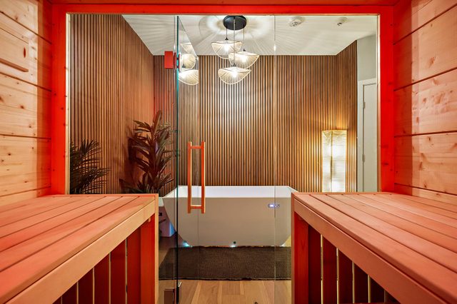 South Lamar Condo | Sauna |Cold Plunge| Pickleball