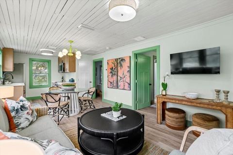 Private Balcony Apartment Near Historic Downtown