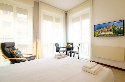 Large and bright studio in the heart of Bologna