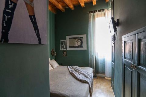 Artistic flat w/wooden beams, Porta Venezia — Milano, Lombardy