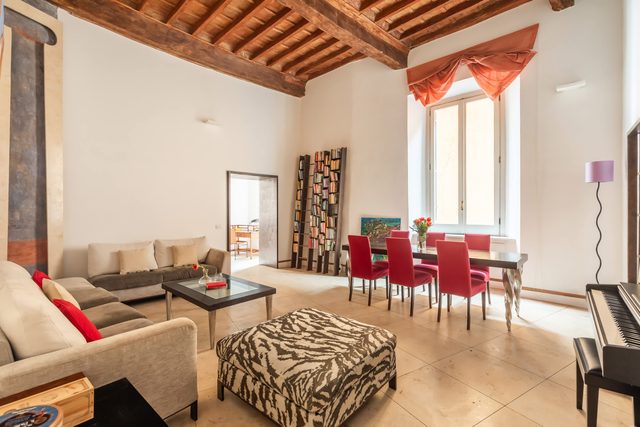 Navona Stylish Apartment by RomeLoft