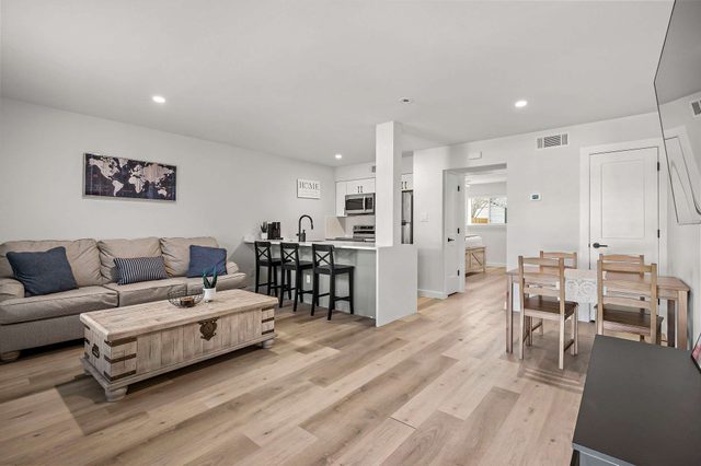 Chic & Stylish 1BR Retreat | Near Zilker Park