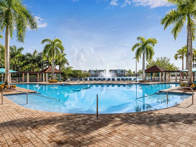 Marriott's Villas at Doral 2BR Apartment with Resort Access