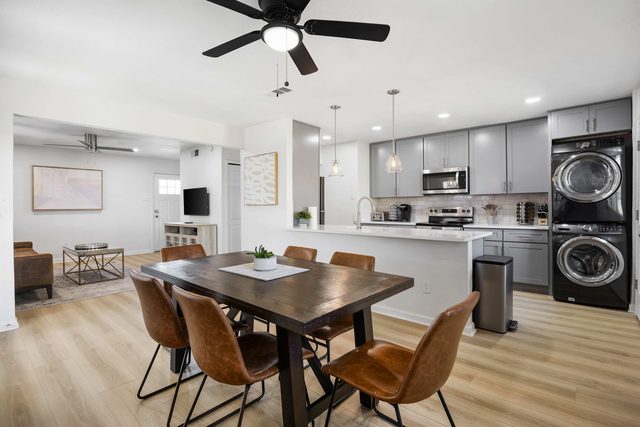 Modern 3BR Home | Near Airport & Attractions — Irving, TX