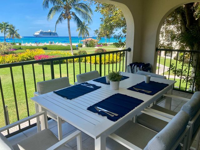 George Town Villas #208 - Oceanfront 2Bed