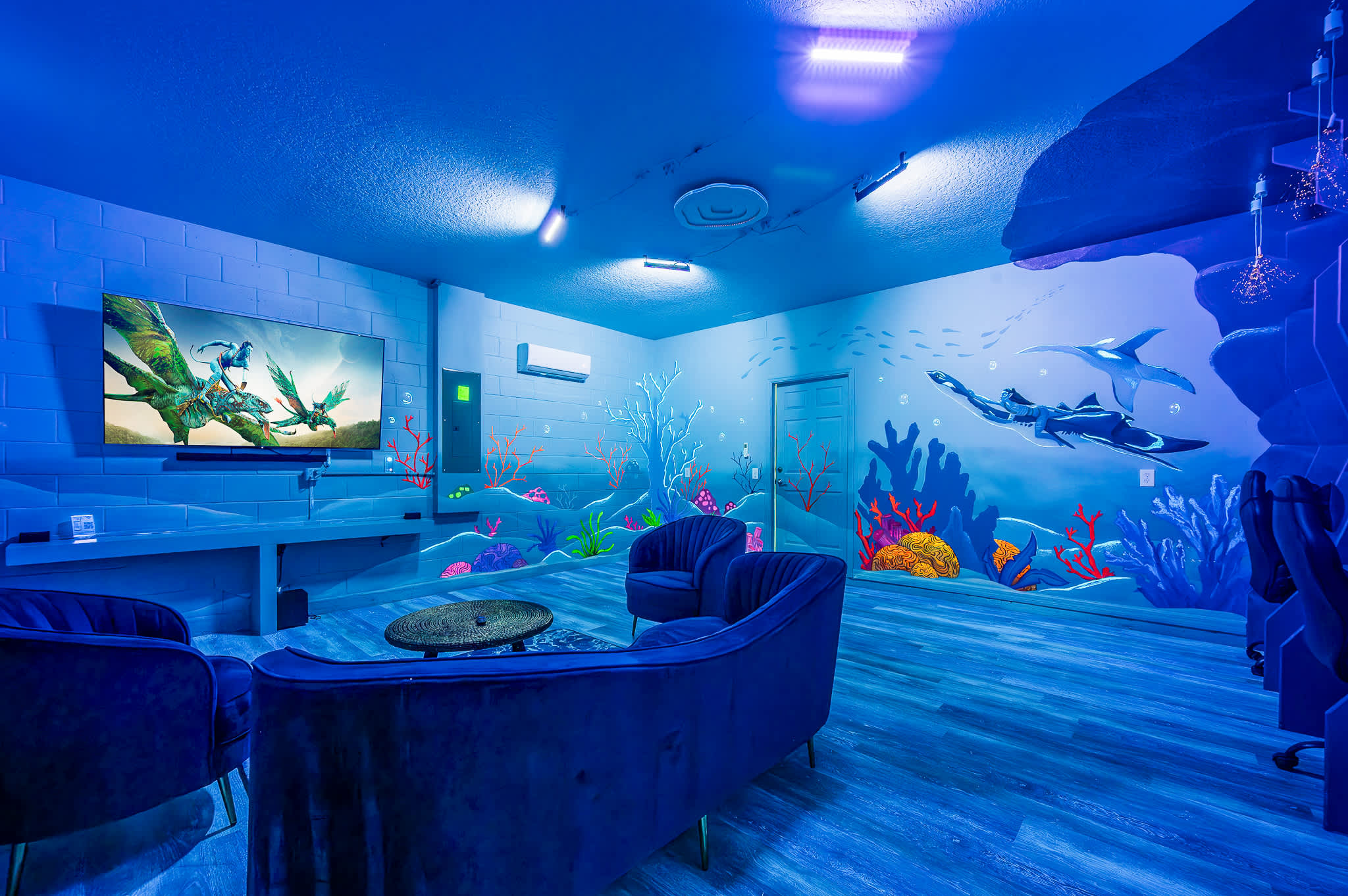 Villa w/private pool & spa, game room near Disney