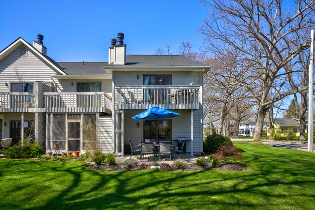 Bird's Nest | 2BR | Downtown Saugatuck | Walkable