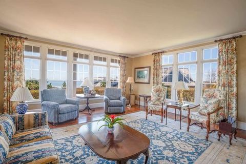 Elegant Chatham Home, steps to private association on Hardings Beach, Dog Friendly!
