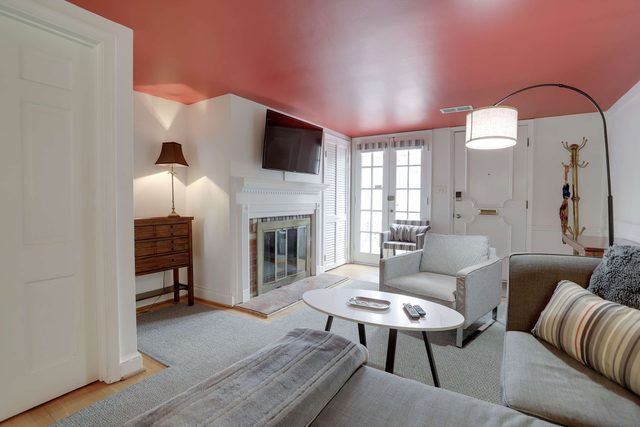 Sojourn Only 8 Blocks to Capitol & Private Patios