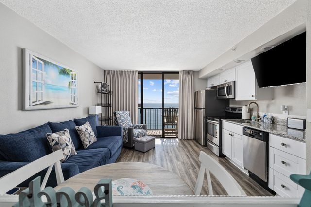Cozy Oceanfront Condo, Pool,M124