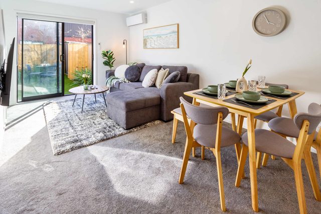 Central City 2BR | Backyard | Walk to CBD