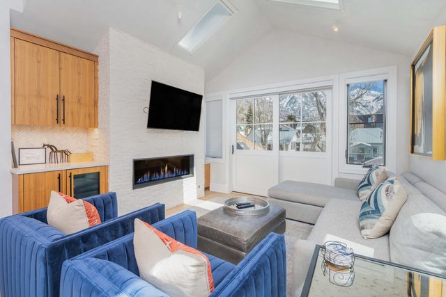 Steps to Gondola | 3BR w/ Views, Steam Shower