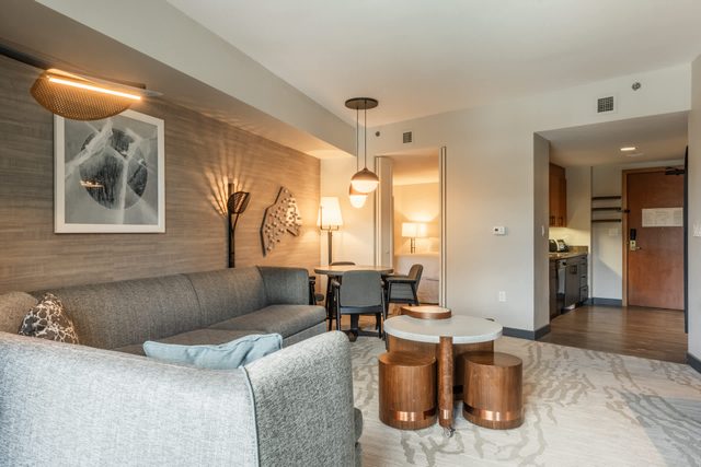 2 BDR Resort Condo with Pool, & Mountain Views!