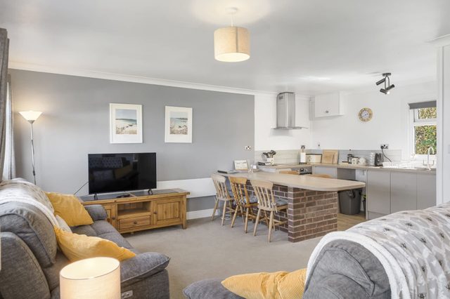 Beach House & Garden in St Merryn, Private Parking