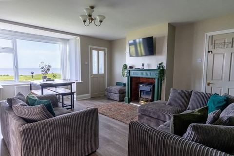 Ground Floor Beachfront Apartment, Amazing Views
