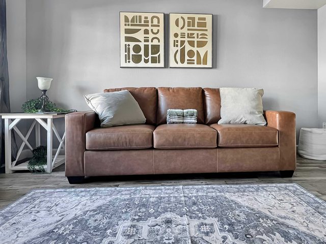 511 - Cozy, quiet secluded close to strip & Marina