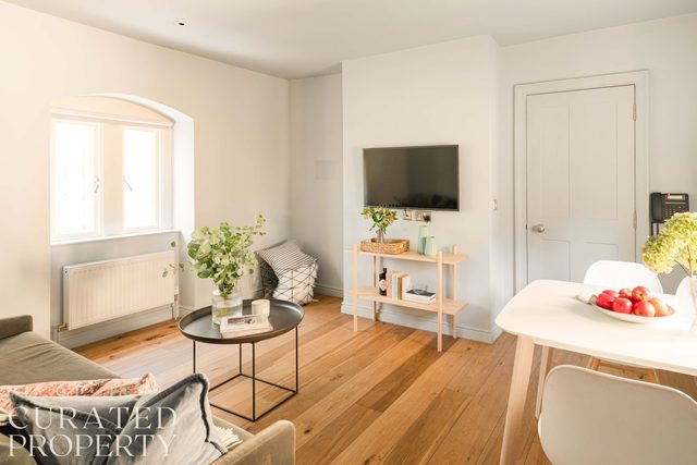 King Suite for 4 · Courtyard Views in Bath — Bath, England