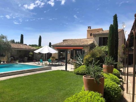 La Villa de Robion — Robion, Provence-Alpes-Côte d'Azur
