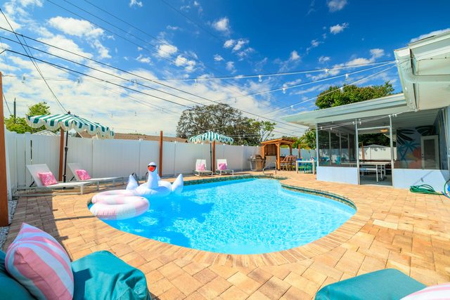 Playcation|Putt Putt|Pool|Tiki Bar|Game Room