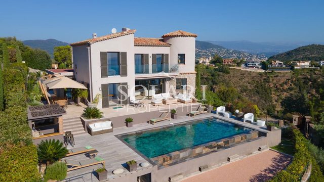 Villa within walking distance of beaches and restaurants, sea view
