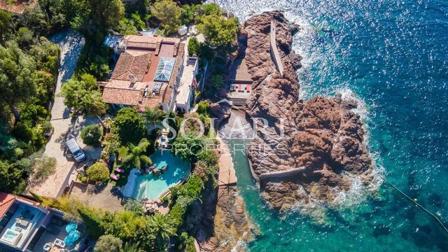 Waterfront Villa near Cannes - Theoule-sur-Mer — Théoule-sur-Mer, Provence-Alpes-Côte d'Azur