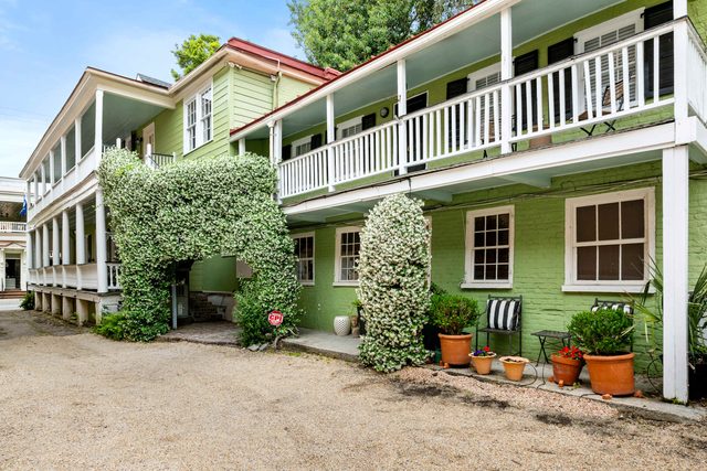 Charming 2bd Downtown Suite