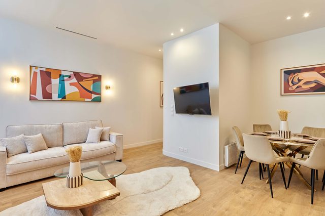 Elegant Apartment with Buttes-Chaumont Park