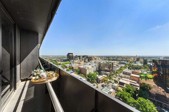 Cozy & Chic 2BR Apt Walk to Melbourne Central