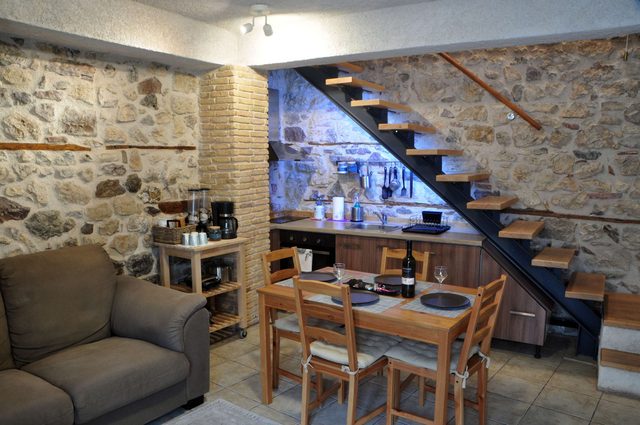 Limni Stone Apartments – Seaside Horizon