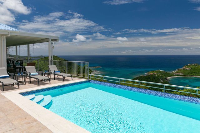 True Story- Ocean views, Private pool, Generator & Backup Power