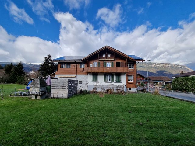 Family Apartment with Mountain View, AC & Parking