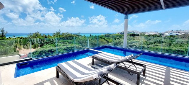 Magnificent 2BR Condo by Happy Address