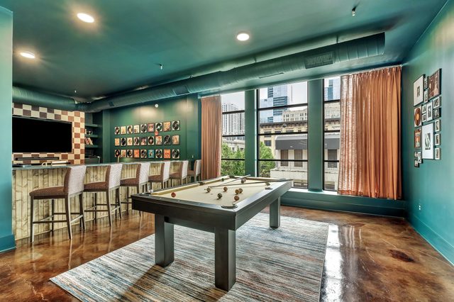 Studio B Suite 4BR/3000sq ft, Walkable to Broadway