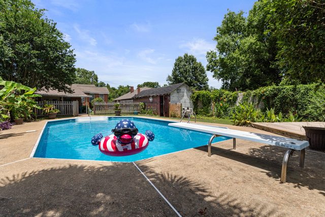 Pool & Mins to Zoo - Capitol Heights Hideaway