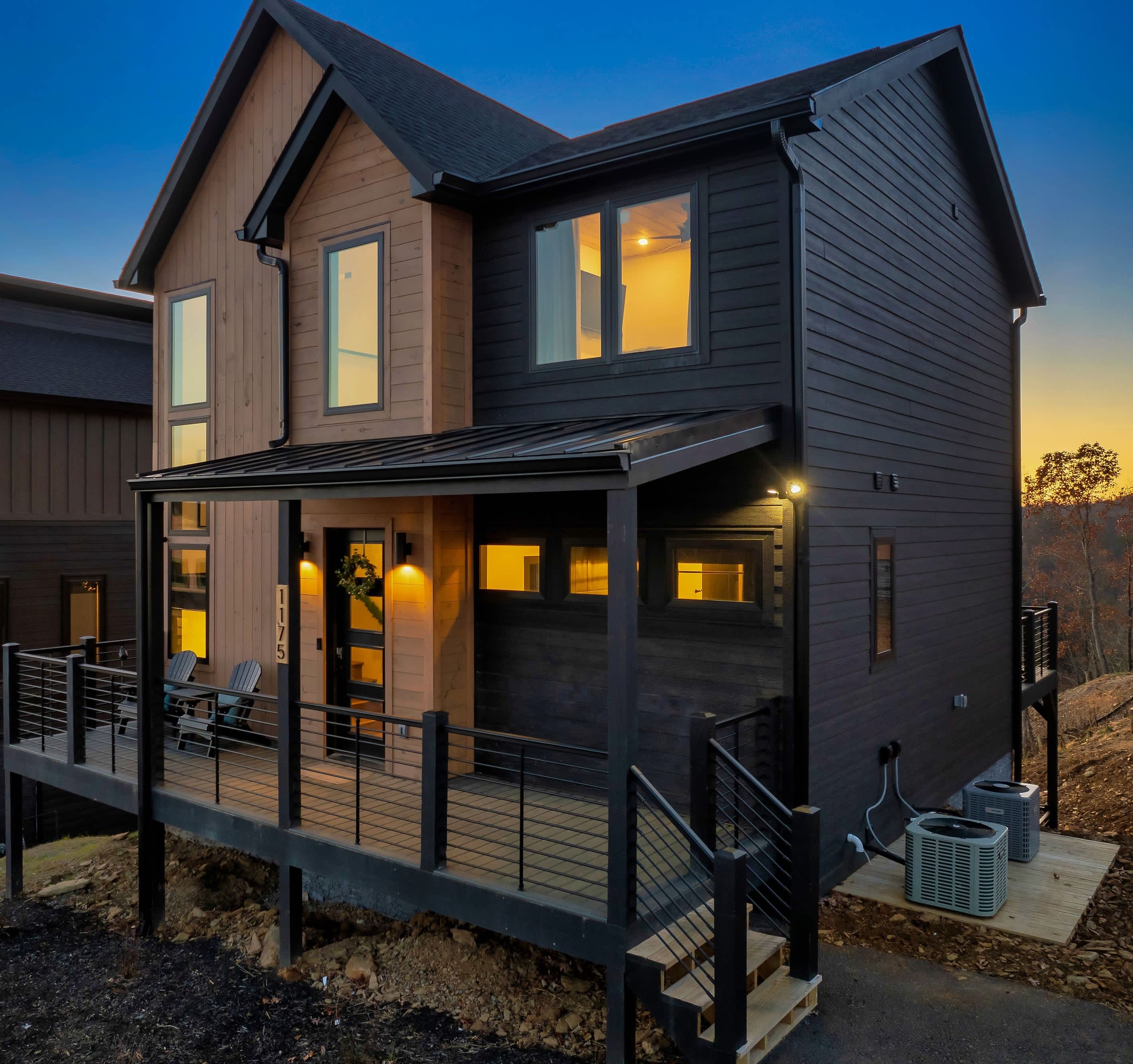 Holiday Deal! New Luxury 4BR Cabin! HotTub & Views
