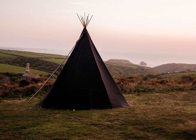 Shanti Tipi 2 — Tintagel, England