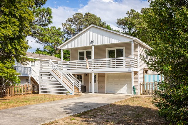 Short Walk to Beach, Coastal Home in Heart of NH!