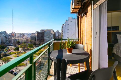 48- Modern Apt. with Great View of the Plaza in BsAs