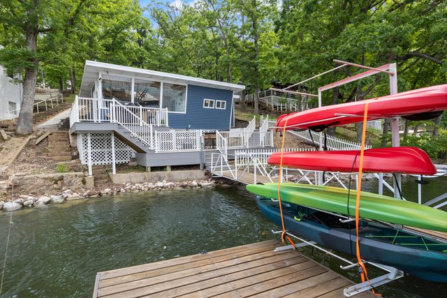 Cozy Lake House with Dock — Rocky Mount, MO