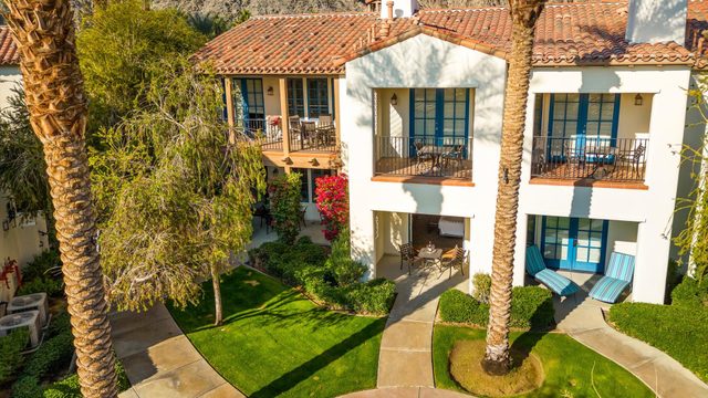 LV353 Downstairs 3BD-3BA Near Main and Kids Pool
