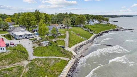 Lakefront Beach House - Sauna & Steam Pod Retreat — Ashtabula, OH