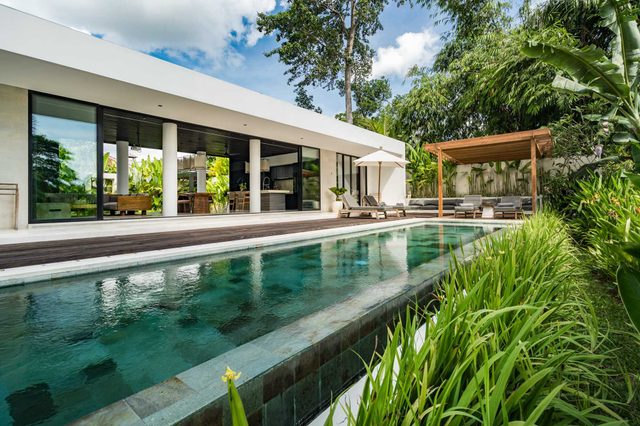 Jungle Bliss: 2BR Ubud Oasis w/Infinity Pool & Spa