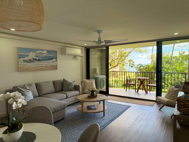 Luxe Beachfront Escape: Ocean Views, AC & Premium Amenities